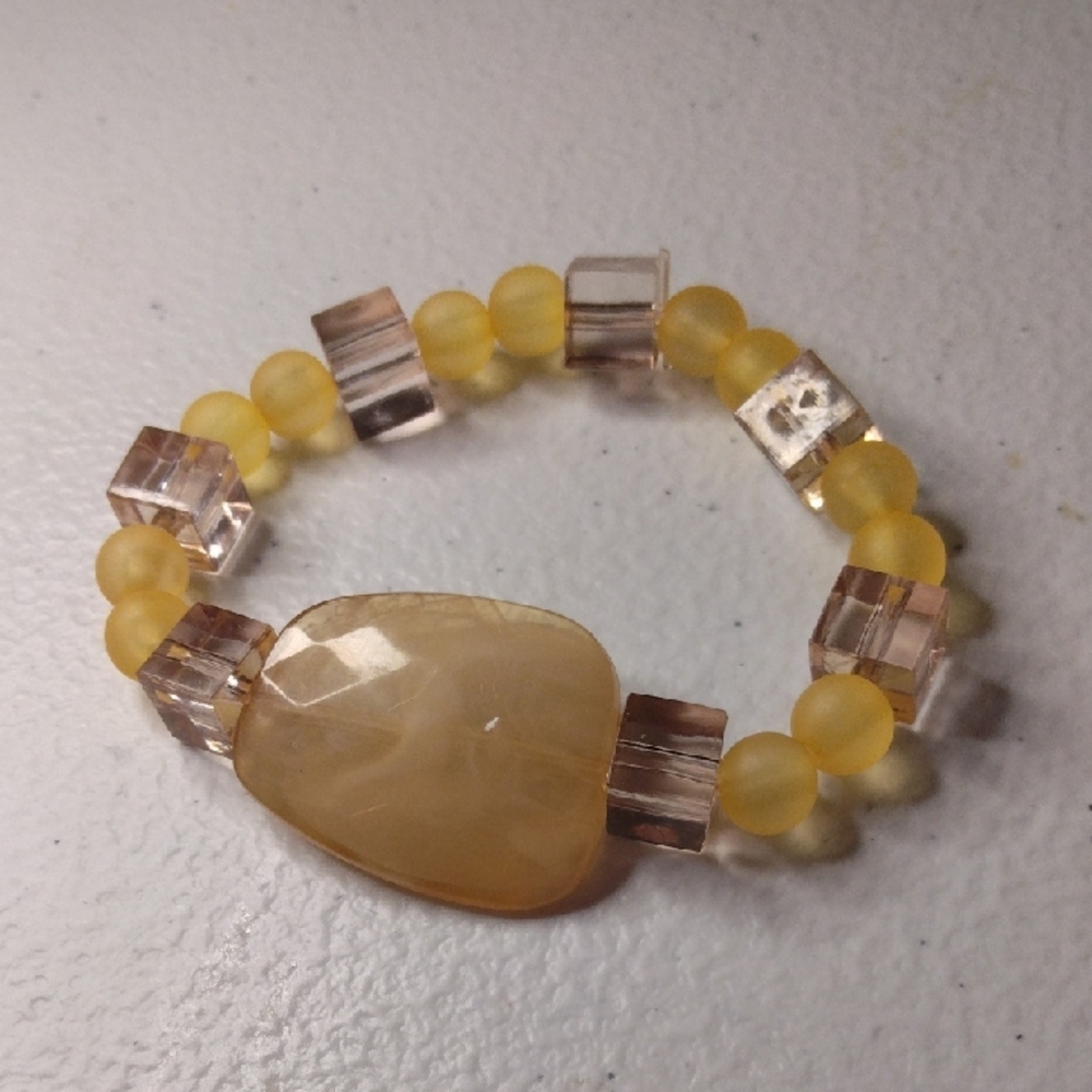 Chic Yellow and Cream Beaded Bracelet